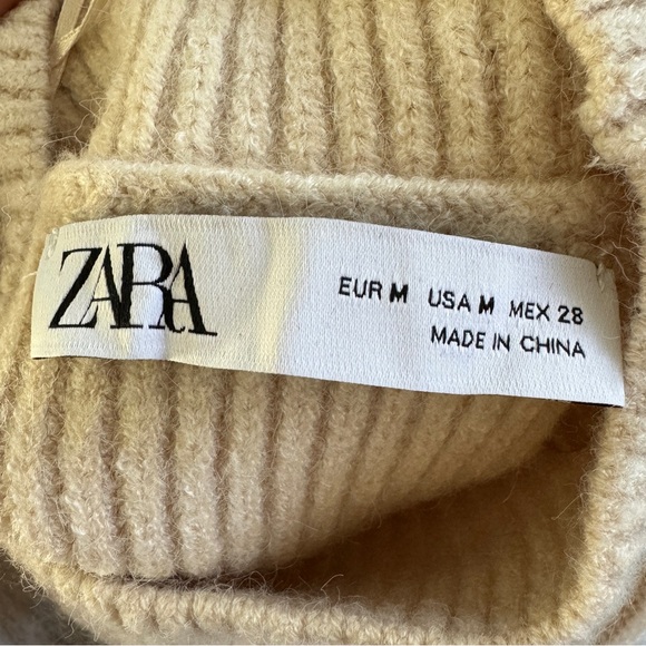 Zara Cream Knit Turtleneck Sweater Vest. - Picture 3 of 3